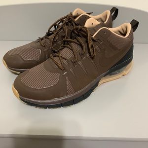 Nike Air Max Tri 180 shoes